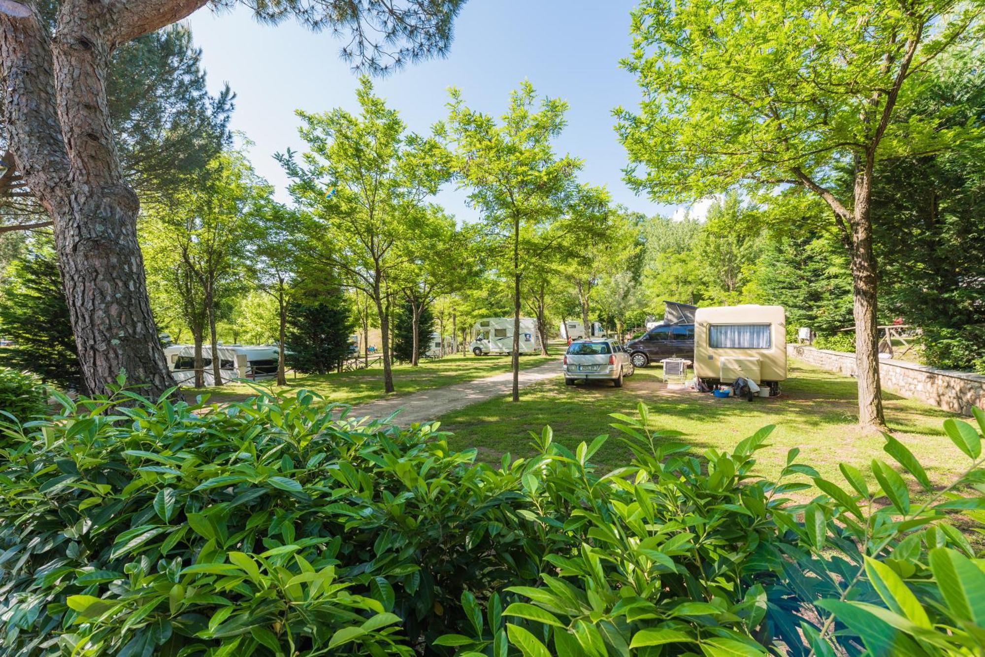 Camping Village Il Poggetto Troghi Ngoại thất bức ảnh