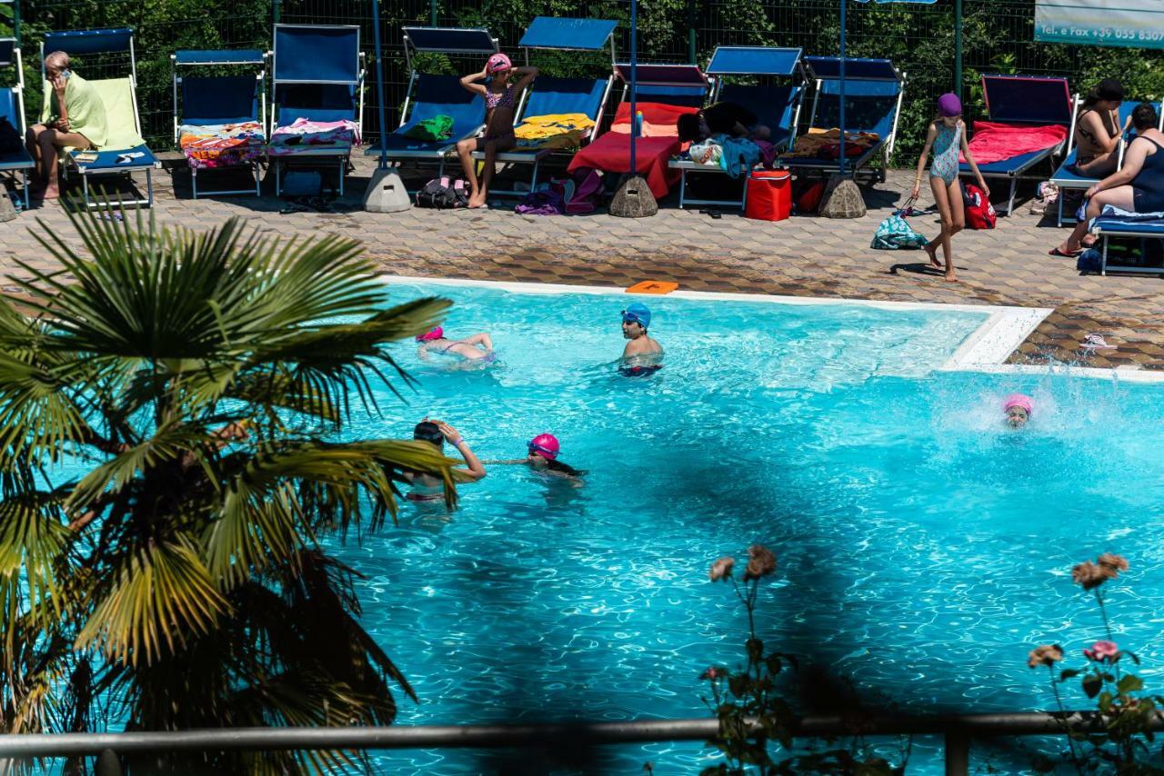 Camping Village Il Poggetto Troghi Ngoại thất bức ảnh