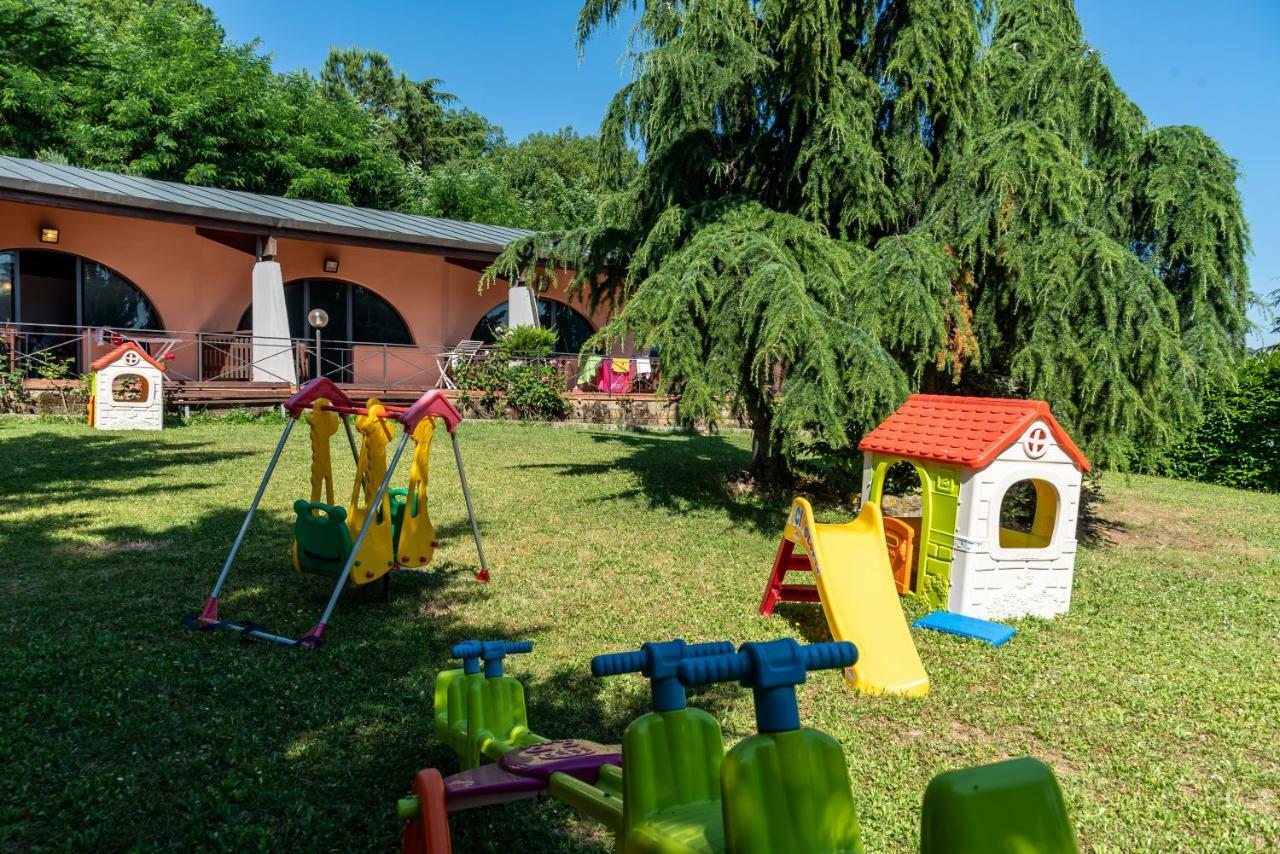 Camping Village Il Poggetto Troghi Ngoại thất bức ảnh